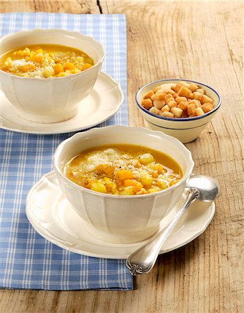 simsearch:659-08905923,k - Minestra di zucca, riso e patate (pumpkin soup with rice and potatoes, Italy) Stock Photo - Premium Royalty-Free, Code: 659-08940507