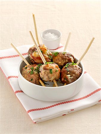 simsearch:659-06154389,k - Polpette pugliesi (Apulian-style meatballs, Italy) Photographie de stock - Premium Libres de Droits, Code: 659-08940569