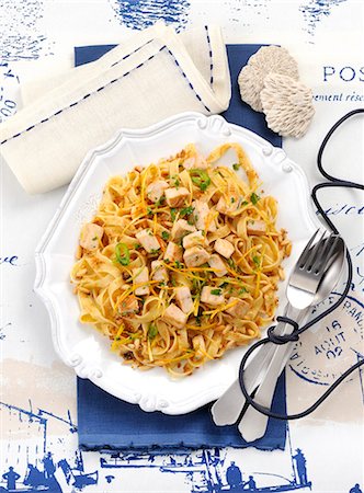 Tagliatelle with swordfish Foto de stock - Sin royalties Premium, Código: 659-08940773