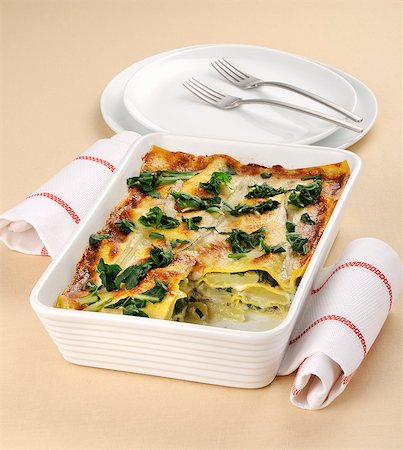 simsearch:659-06152995,k - Lasagne with chard and Gorgonzola Photographie de stock - Premium Libres de Droits, Code: 659-08940821