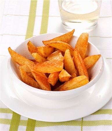 simsearch:659-06494742,k - Paprika potatoes Foto de stock - Sin royalties Premium, Código: 659-08940839