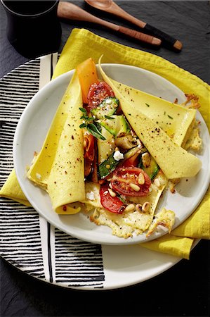 pasta envelope - Open ravioli filled with Mediterranean vegetables Stock Photo - Premium Royalty-Free, Code: 659-09124118