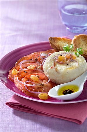 simsearch:659-03533888,k - An appetiser of goat's cheese and tomatoes Foto de stock - Sin royalties Premium, Código: 659-09124168