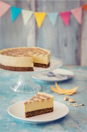 simsearch:659-08895884,k - A vegan birthday cheesecake Stock Photo - Premium Royalty-Free, Code: 659-09124213