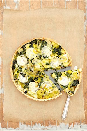 simsearch:659-08147629,k - Tart with spinach, leeks and goat s cheese Stock Photo - Premium Royalty-Free, Code: 659-09124270