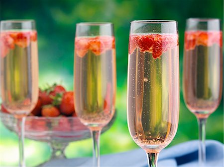 Strawberry champagne Stock Photo - Premium Royalty-Free, Code: 659-09124674