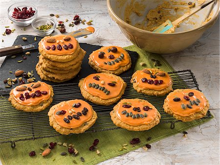 simsearch:659-03530481,k - Pumpkin cookies Stockbilder - Premium RF Lizenzfrei, Bildnummer: 659-09124749