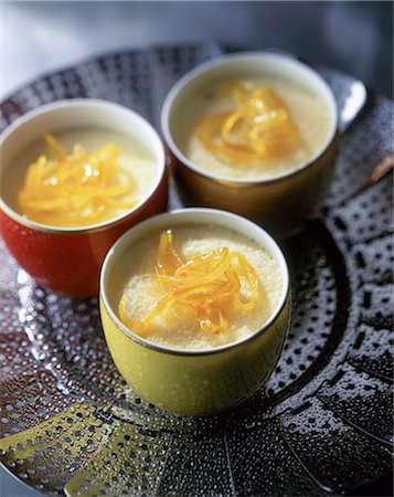 simsearch:659-03533151,k - Flan with candied orange peel Fotografie stock - Premium Royalty-Free, Codice: 659-09124821