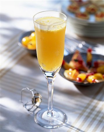 Mimosa (a champagne cocktail) Stock Photo - Premium Royalty-Free, Code: 659-09125051