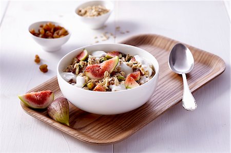 simsearch:659-09125465,k - Muesli with figs Stock Photo - Premium Royalty-Free, Code: 659-09125171