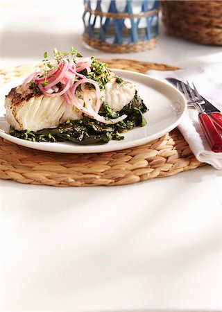 simsearch:659-08895741,k - Baked fish with spinach Stockbilder - Premium RF Lizenzfrei, Bildnummer: 659-09125185