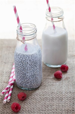 Chia seeds with almond milk Stock Photo - Premium Royalty-Free, Code: 659-09125252