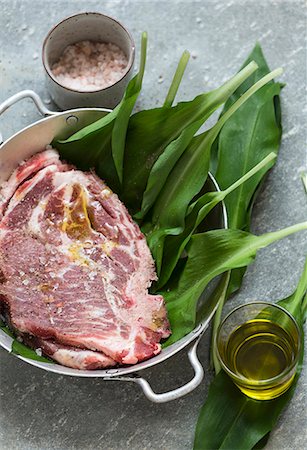 simsearch:659-08513062,k - Marinated slices of meat, wild garlic and oil Stock Photo - Premium Royalty-Free, Code: 659-09125455