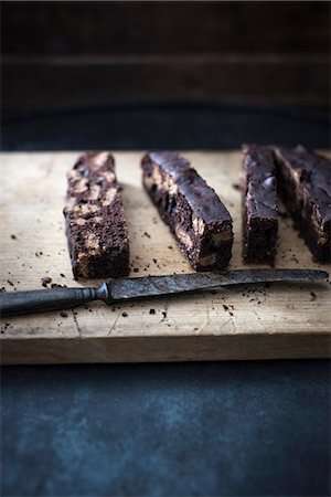 speculoos - Vegan chocolate cake with gingerbread pieces Foto de stock - Sin royalties Premium, Código: 659-09125573