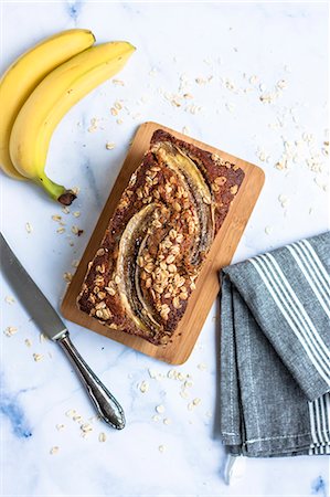 simsearch:659-09125664,k - Whole meal banana bread with oats Stock Photo - Premium Royalty-Free, Code: 659-09125664