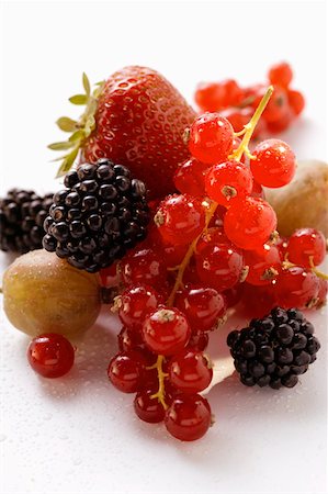 simsearch:659-01858328,k - Fresh berries with drops of water Fotografie stock - Premium Royalty-Free, Codice: 659-01844004