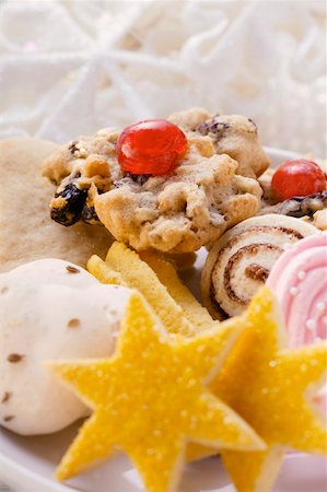 simsearch:659-01843444,k - Assorted Christmas biscuits Fotografie stock - Premium Royalty-Free, Codice: 659-01844038