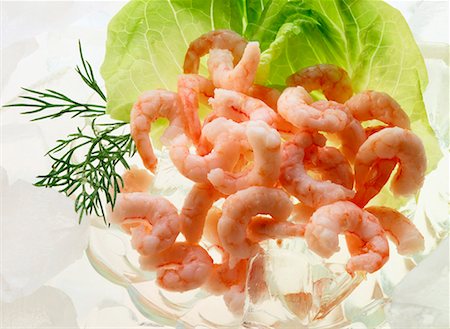 simsearch:659-01843027,k - Shrimps on ice, garnished with lettuce and dill Stock Photo - Premium Royalty-Free, Code: 659-01844191