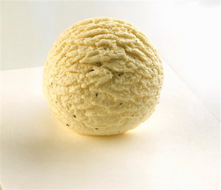 Une boule de glace vanille Photographie de stock - Premium Libres de Droits, Code: 659-01844348