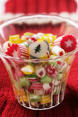 simsearch:659-03525397,k - Coloured Christmas sweets in jar Foto de stock - Royalty Free Premium, Número: 659-01844501