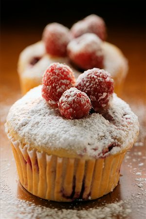 simsearch:659-01844431,k - Raspberry muffins with icing sugar Stock Photo - Premium Royalty-Free, Code: 659-01844617