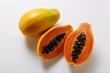 simsearch:659-01844920,k - Whole and half papayas Stock Photo - Premium Royalty-Free, Code: 659-01844747