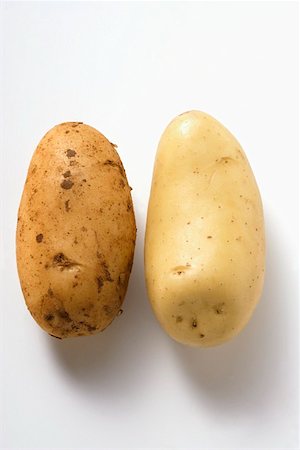 simsearch:659-03532400,k - Two different potatoes Fotografie stock - Premium Royalty-Free, Codice: 659-01844765