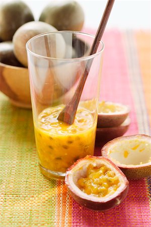 purple granadilla - Passion fruit flesh (Purple granadilla) in glass Stock Photo - Premium Royalty-Free, Code: 659-01844923