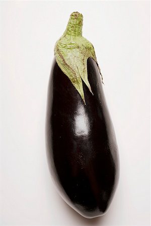 simsearch:659-01846171,k - Une aubergine Photographie de stock - Premium Libres de Droits, Code: 659-01844972