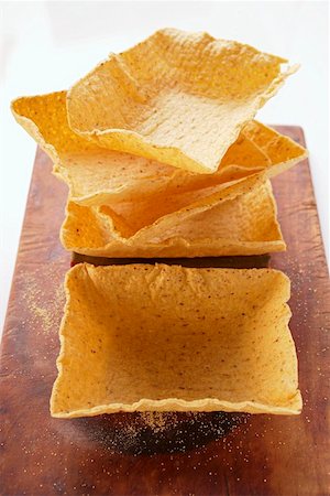 simsearch:659-06307348,k - Square taco shells on chopping board Stock Photo - Premium Royalty-Free, Code: 659-01844993