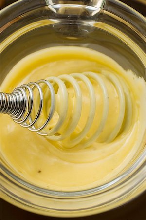 Hollandaise sauce in small glass pan Foto de stock - Sin royalties Premium, Código: 659-01845741