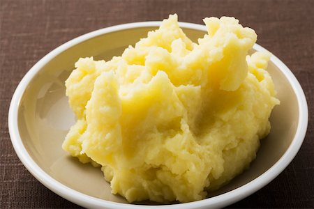 simsearch:659-03533399,k - Mashed potato on plate Foto de stock - Sin royalties Premium, Código: 659-01846024