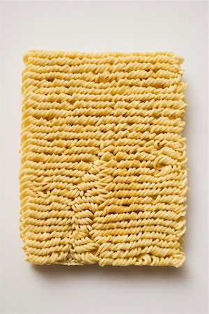 spiral noodle - Nouilles asiatiques en spirale Photographie de stock - Premium Libres de Droits, Code: 659-01846031