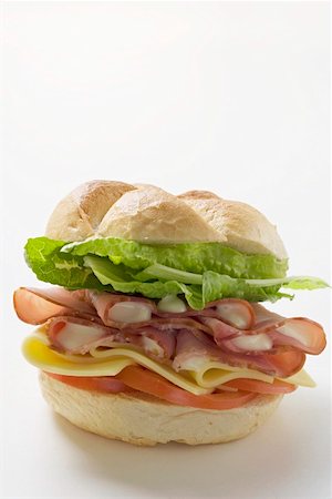 simsearch:659-03527518,k - Sandwich jambon, fromage, tomate et laitue Photographie de stock - Premium Libres de Droits, Code: 659-01846146