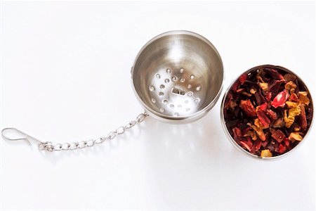 Fruit tea in tea-ball Stock Photo - Premium Royalty-Free, Code: 659-01846565