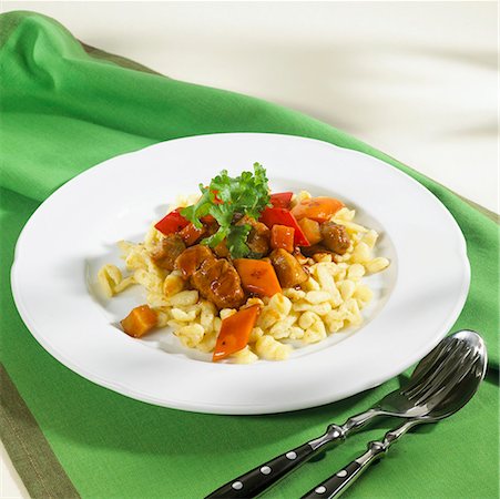 simsearch:659-03534024,k - Goulash with peppers and spaetzle noodles Stock Photo - Premium Royalty-Free, Code: 659-01846612