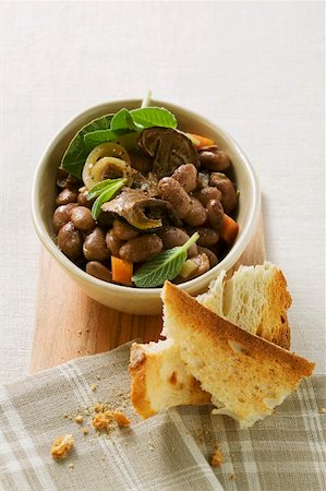 Stewed beans with ceps (Veneto) Stock Photo - Premium Royalty-Free, Code: 659-01847137