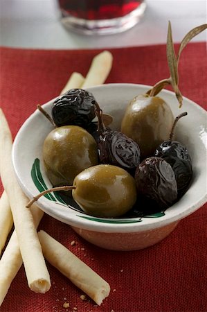 simsearch:659-01843766,k - Black and green olives with grissini Stock Photo - Premium Royalty-Free, Code: 659-01847173