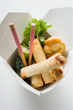 simsearch:659-01847283,k - Deep-fried wontons and spring rolls to take away Stock Photo - Premium Royalty-Free, Code: 659-01847285