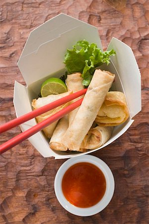 simsearch:659-01847283,k - Deep-fried wontons and spring rolls to take away Stock Photo - Premium Royalty-Free, Code: 659-01847290
