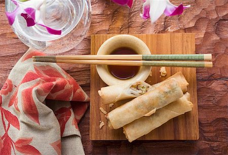 simsearch:659-01847313,k - Spring rolls with soy sauce (Thailand) Stock Photo - Premium Royalty-Free, Code: 659-01847316