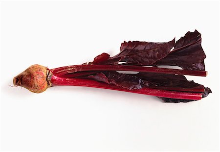 simsearch:659-06372734,k - A beetroot with leaves Foto de stock - Sin royalties Premium, Código: 659-01848945