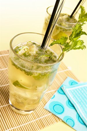 simsearch:659-01855109,k - A glass of Mojito Foto de stock - Sin royalties Premium, Código: 659-01848958