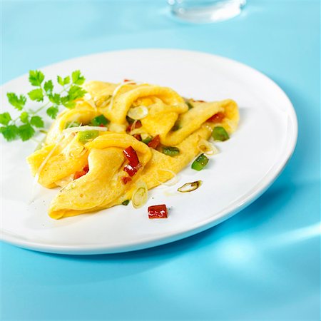 diced bell pepper - Pepper and onion omelette Foto de stock - Sin royalties Premium, Código: 659-01849223