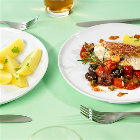 simsearch:659-01850108,k - Fish fillet with mixed vegetables capers and grapes Stock Photo - Premium Royalty-Free, Code: 659-01849234