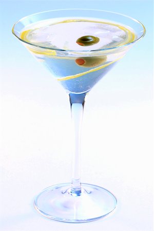 simsearch:659-03529606,k - Martini with olive Stock Photo - Premium Royalty-Free, Code: 659-01849258