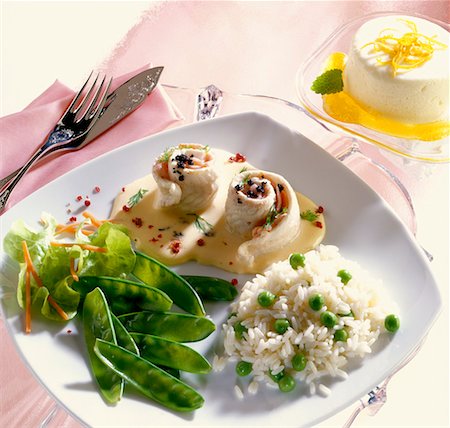 simsearch:659-01850108,k - Rolled plaice fillet filled with ham and scampi Stock Photo - Premium Royalty-Free, Code: 659-01849473