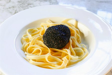 rare - Tagliatelles aux truffes Photographie de stock - Premium Libres de Droits, Code: 659-01849536