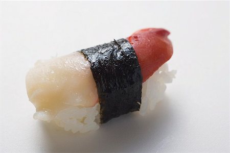 simsearch:659-01843268,k - Nigiri sushi with scallop Foto de stock - Sin royalties Premium, Código: 659-01849598