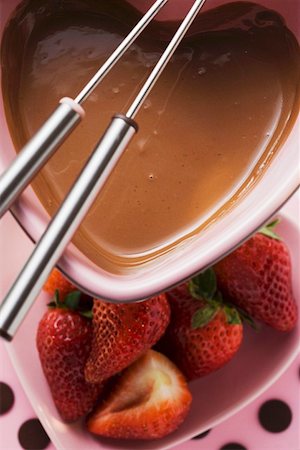 simsearch:659-06900815,k - Chocolate fondue with strawberries Stock Photo - Premium Royalty-Free, Code: 659-01849738